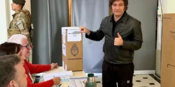 Elecciones 2025: quién ganó en las mesas donde votaron Javier Milei y Axel Kicillof
