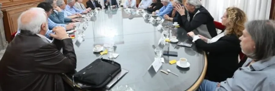 guillermo-francos-santiago-caputo-y-julio-cordero-recibieron-la-cgt-x-